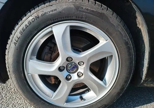 Volvo V60 cena 59900 przebieg: 155000, rok produkcji 2011 z Jarocin małe 137